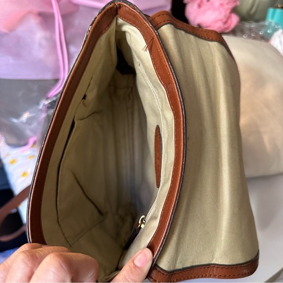 FOSSIL BROWN GENUINE LEATHER
FLAP X-BODY MESSENGER/SHOULDER/HANDBAG PURSE - Picture 12 of 13